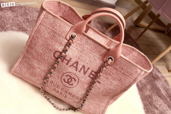 香奈兒沙灘包官網(wǎng)價(jià)格 今夏最火的包包 香奈兒沙灘包官網(wǎng)價(jià)格 今夏最火的包包