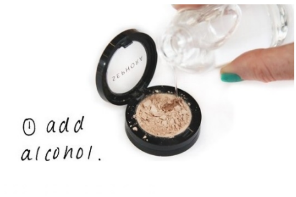 眼影為什么會(huì)碎 眼影碎了這樣補(bǔ)救 眼影為什么會(huì)碎 眼影碎了這樣補(bǔ)救