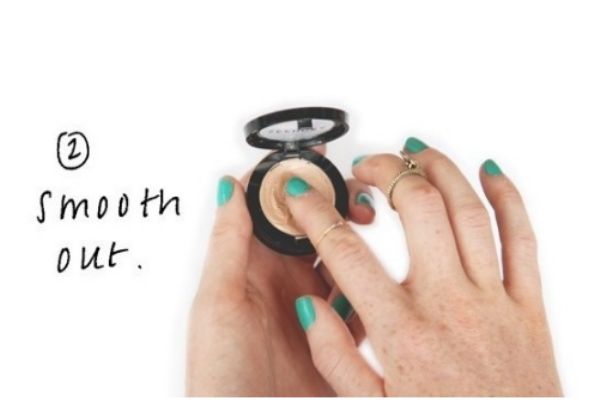 眼影為什么會(huì)碎 眼影碎了這樣補(bǔ)救 眼影為什么會(huì)碎 眼影碎了這樣補(bǔ)救