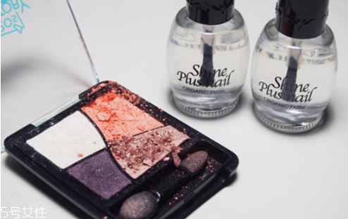 眼影為什么會(huì)碎 眼影碎了這樣補(bǔ)救 眼影為什么會(huì)碎 眼影碎了這樣補(bǔ)救