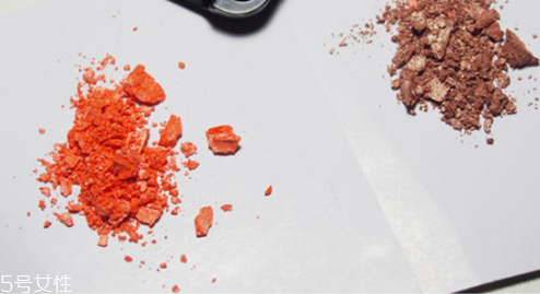 眼影為什么會(huì)碎 眼影碎了這樣補(bǔ)救 眼影為什么會(huì)碎 眼影碎了這樣補(bǔ)救