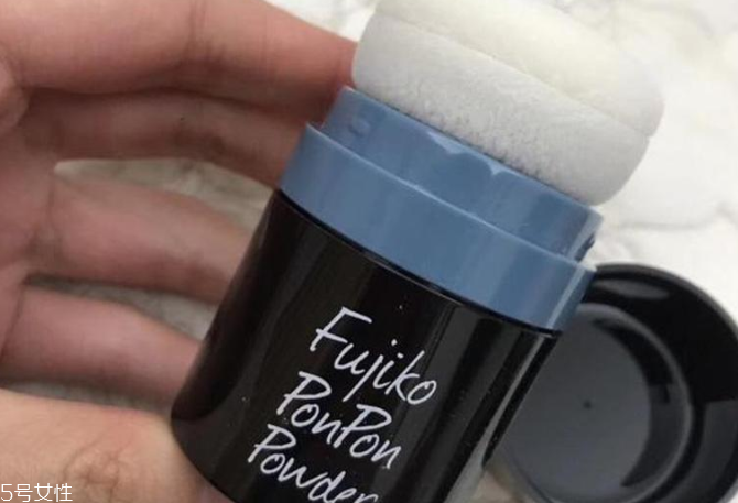 頭發(fā)油膩怎么快速解決 5樣小物讓你輕松去油 頭發(fā)油膩怎么快速解決 5樣小物讓你輕松去油