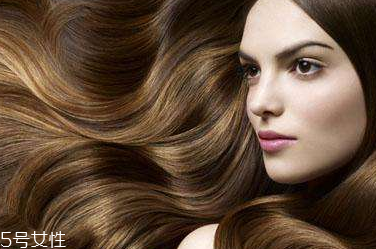 頭發(fā)油膩怎么快速解決 5樣小物讓你輕松去油 頭發(fā)油膩怎么快速解決 5樣小物讓你輕松去油