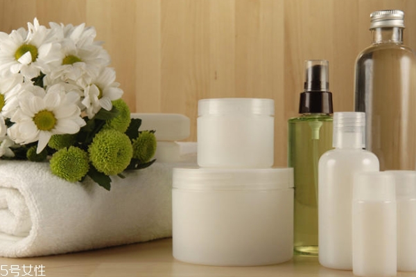 美白身體乳會(huì)長毛嗎 不含激素就不長毛