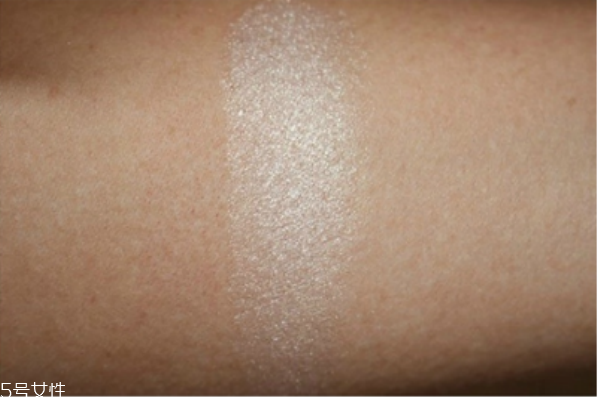 too faced高光怎么樣 too faced心形高光色號及試色 too faced高光怎么樣 too faced心形高光色號及試色