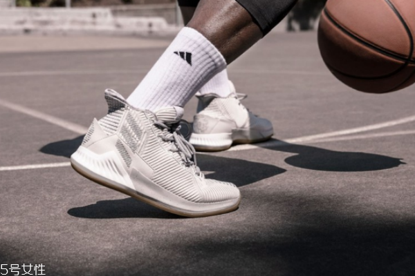 羅斯9和利拉德4哪個好 阿迪達斯頂級實戰(zhàn)球鞋 羅斯9和利拉德4哪個好 阿迪達斯頂級實戰(zhàn)球鞋