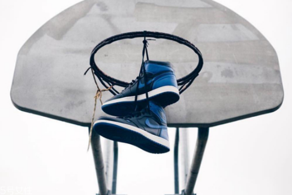 aj1倒閉藍什么意思 原來是這雙鞋 aj1倒閉藍什么意思 原來是這雙鞋