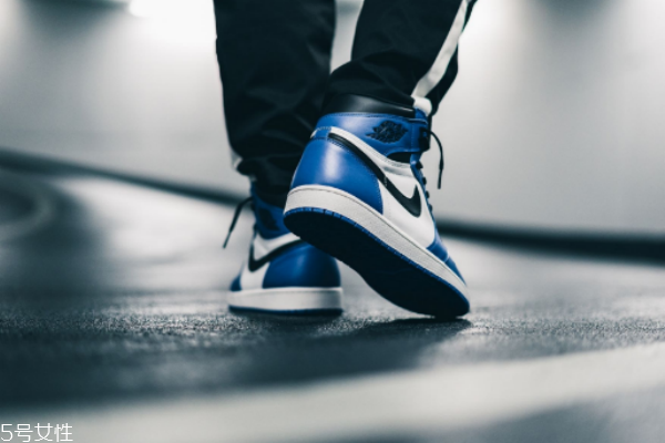 aj1倒閉藍什么意思 原來是這雙鞋 aj1倒閉藍什么意思 原來是這雙鞋