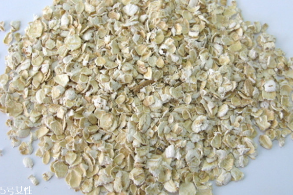 燕麥?zhǔn)翘妓衔飭?含有碳水化合物 燕麥?zhǔn)翘妓衔飭?含有碳水化合物