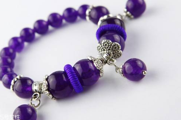 紫水晶手鏈斷了預(yù)兆 不要盲目迷信 紫水晶手鏈斷了預(yù)兆 不要盲目迷信