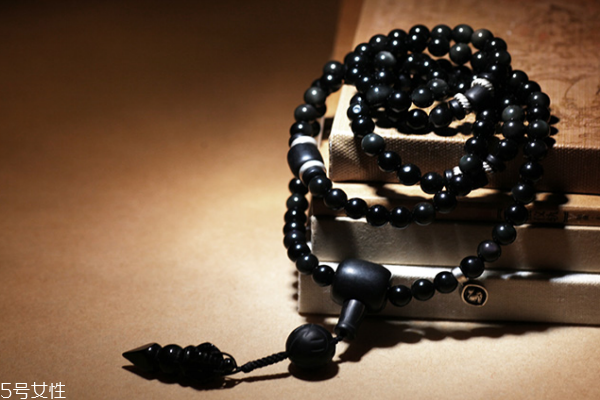 砭石手鏈多少錢一個(gè) 不能太貪便宜 砭石手鏈多少錢一個(gè) 不能太貪便宜