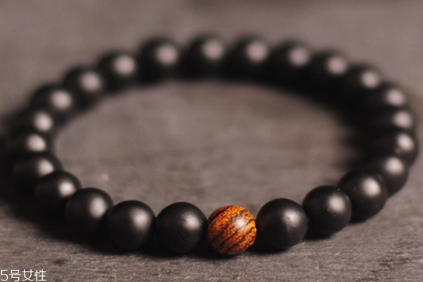 砭石手鏈多少錢一個(gè) 不能太貪便宜 砭石手鏈多少錢一個(gè) 不能太貪便宜