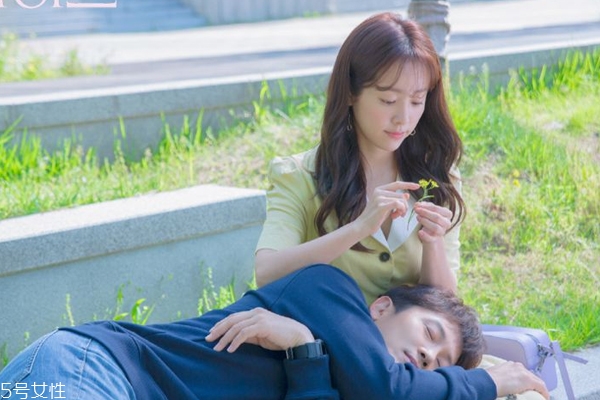 指透劉海什么發(fā)質(zhì)能剪 發(fā)質(zhì)太粗硬不適合 指透劉海什么發(fā)質(zhì)能剪 發(fā)質(zhì)太粗硬不適合