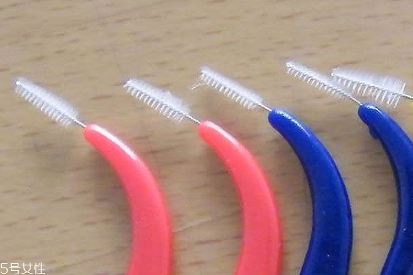 牙間刷多久換一次 3天換1次避免細(xì)菌 牙間刷多久換一次 3天換1次避免細(xì)菌