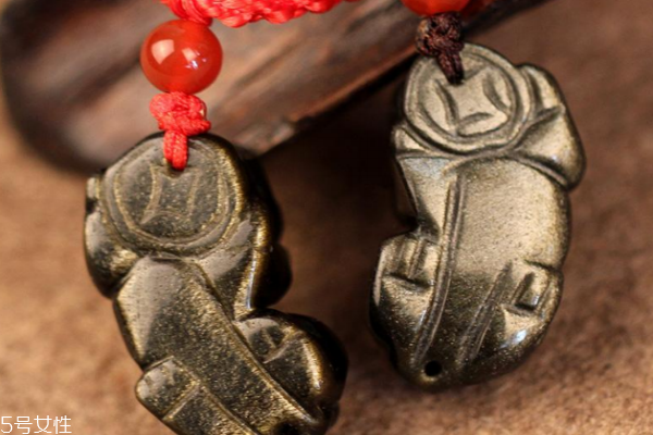 貔貅吊墜頭朝上還是朝下 有很大講究 貔貅吊墜頭朝上還是朝下 有很大講究