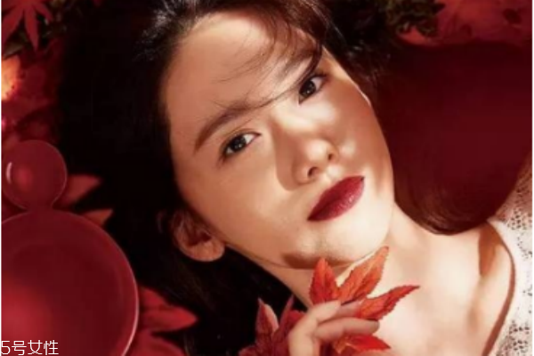 冬天適合什么色的眼影 適合冬天的眼影 冬天適合什么色的眼影 適合冬天的眼影