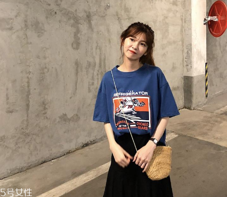 胖子穿什么t恤好看 這三款顯瘦又時(shí)髦 胖子穿什么t恤好看 這三款顯瘦又時(shí)髦