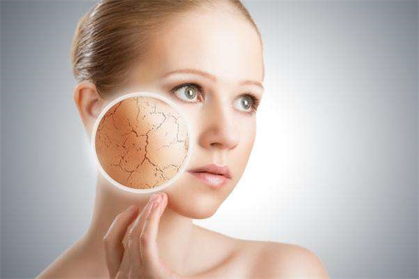 洗完臉多久用護(hù)膚品 冬天護(hù)膚8大問題 洗完臉多久用護(hù)膚品 冬天護(hù)膚8大問題