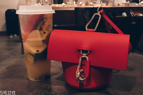 zac posen包質(zhì)量怎么樣 平價(jià)包包之王 zac posen包質(zhì)量怎么樣 平價(jià)包包之王