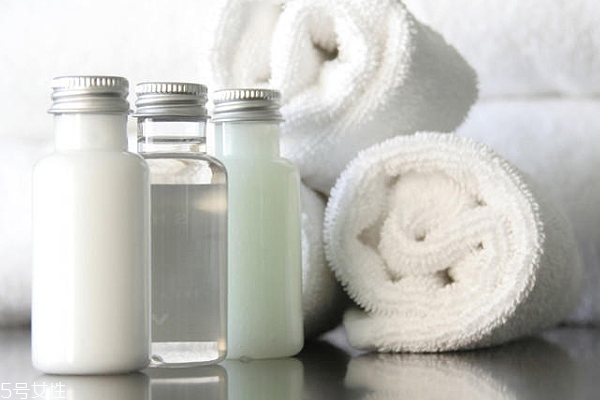 護(hù)發(fā)素有幾種質(zhì)地 3大類誰(shuí)最適合你 護(hù)發(fā)素有幾種質(zhì)地 3大類誰(shuí)最適合你