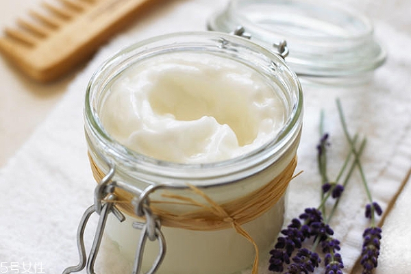 護(hù)發(fā)素有幾種質(zhì)地 3大類誰(shuí)最適合你 護(hù)發(fā)素有幾種質(zhì)地 3大類誰(shuí)最適合你