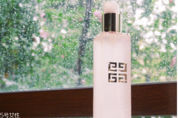 紀(jì)梵希時(shí)光無(wú)痕系列適合什么年齡 20歲以上的任何膚質(zhì) 紀(jì)梵希時(shí)光無(wú)痕系列適合什么年齡 20歲以上的任何膚質(zhì)