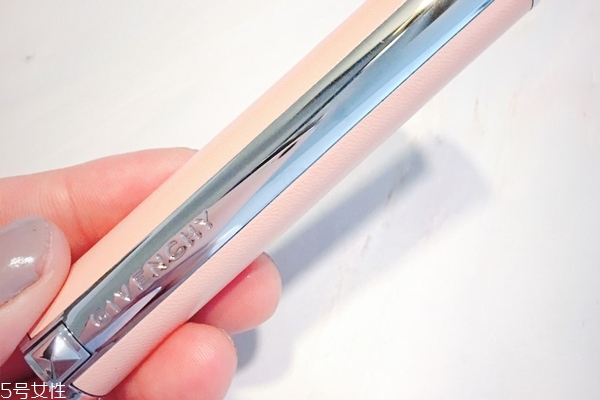 紀(jì)梵希粉紅小羊皮2018新色試色 3款新色手臂對比圖 紀(jì)梵希粉紅小羊皮2018新色試色 3款新色手臂對比圖