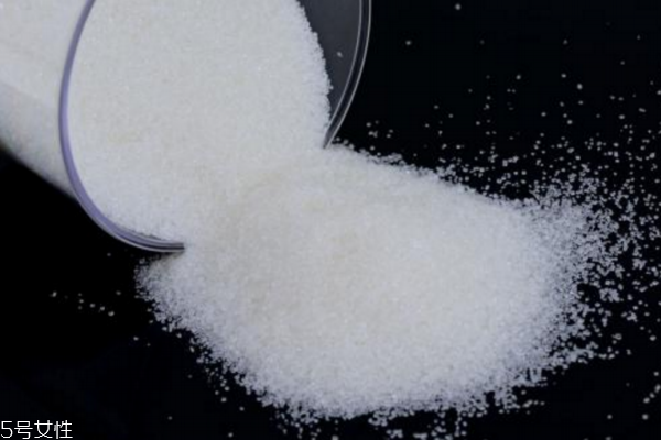 白糖洗臉的功效與作用，這樣也能美白