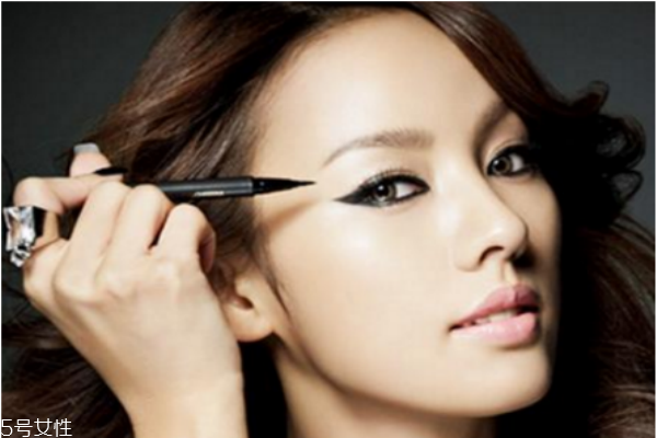 眼線筆筆尖散了怎么辦 眼線筆筆頭分叉了 眼線筆筆尖散了怎么辦 眼線筆筆頭分叉了