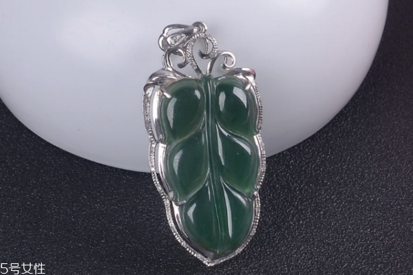 樹(shù)葉吊墜有什么寓意 背后意義重大 樹(shù)葉吊墜有什么寓意 背后意義重大