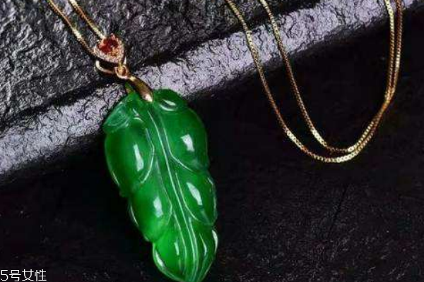 樹(shù)葉吊墜有什么寓意 背后意義重大 樹(shù)葉吊墜有什么寓意 背后意義重大