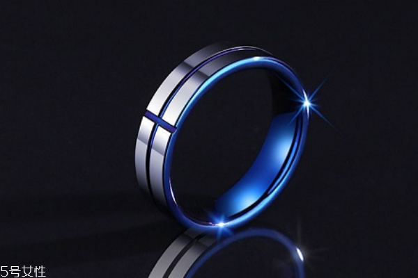 鎢金戒指會(huì)有劃痕嗎 硬度非常強(qiáng) 鎢金戒指會(huì)有劃痕嗎 硬度非常強(qiáng)