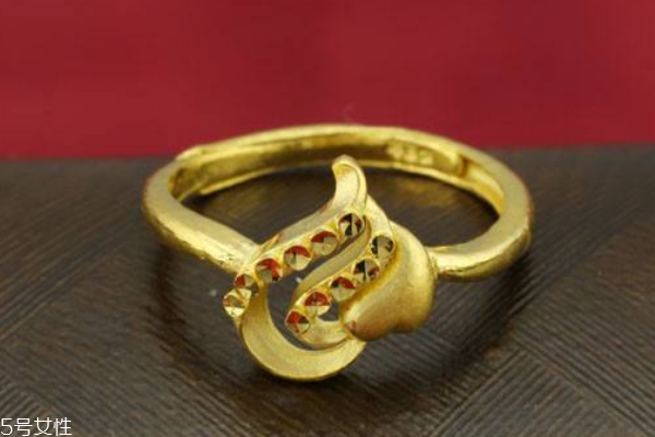 求婚可以用黃金戒指嗎 看對象喜好 求婚可以用黃金戒指嗎 看對象喜好