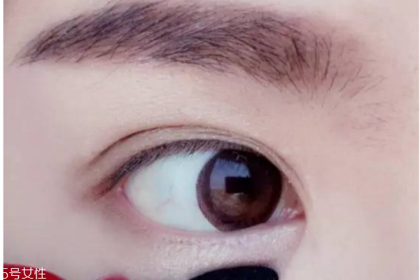 如何簡(jiǎn)單化淡妝 最簡(jiǎn)單的上班族淡妝畫(huà)法 如何簡(jiǎn)單化淡妝 最簡(jiǎn)單的上班族淡妝畫(huà)法