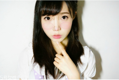 如何簡(jiǎn)單化淡妝 最簡(jiǎn)單的上班族淡妝畫(huà)法 如何簡(jiǎn)單化淡妝 最簡(jiǎn)單的上班族淡妝畫(huà)法