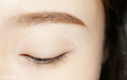 如何簡(jiǎn)單化淡妝 最簡(jiǎn)單的上班族淡妝畫(huà)法 如何簡(jiǎn)單化淡妝 最簡(jiǎn)單的上班族淡妝畫(huà)法