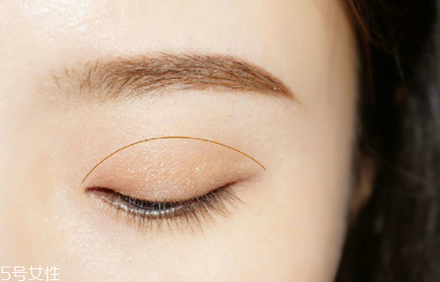如何簡(jiǎn)單化淡妝 最簡(jiǎn)單的上班族淡妝畫(huà)法 如何簡(jiǎn)單化淡妝 最簡(jiǎn)單的上班族淡妝畫(huà)法