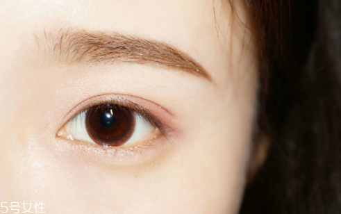 如何簡(jiǎn)單化淡妝 最簡(jiǎn)單的上班族淡妝畫(huà)法 如何簡(jiǎn)單化淡妝 最簡(jiǎn)單的上班族淡妝畫(huà)法