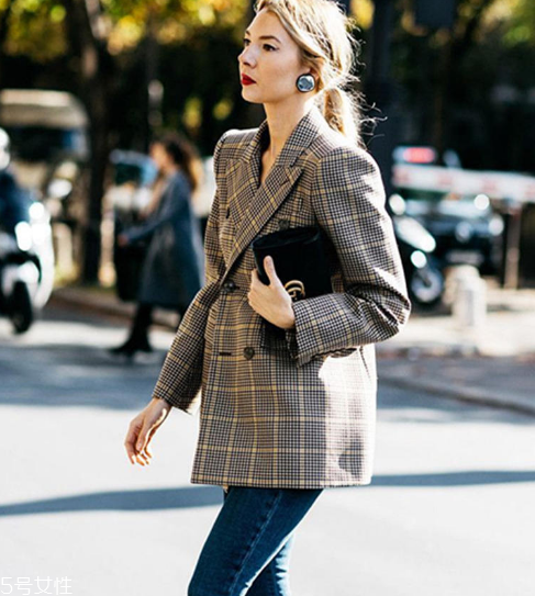 出席正式場(chǎng)合服裝搭配 幫你鎮(zhèn)住各種場(chǎng)合 出席正式場(chǎng)合服裝搭配 幫你鎮(zhèn)住各種場(chǎng)合