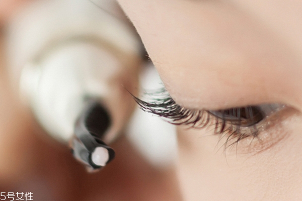 怎么涂睫毛膏根根分明 選擇梳子款式的睫毛膏 怎么涂睫毛膏根根分明 選擇梳子款式的睫毛膏