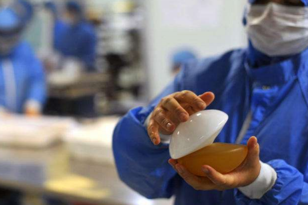 感冒的時(shí)候可以隆胸手術(shù)嗎？