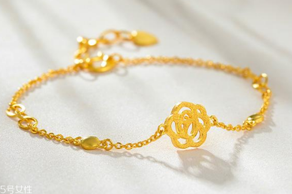 黃金手鏈可以碰水嗎 接觸清水沒影響 黃金手鏈可以碰水嗎 接觸清水沒影響