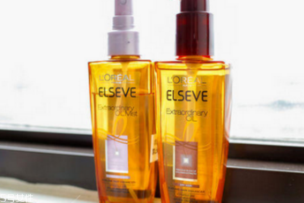 護(hù)發(fā)精油是什么時(shí)候用 護(hù)發(fā)精油在濕發(fā)時(shí)抹還是干發(fā)時(shí)抹 護(hù)發(fā)精油是什么時(shí)候用 護(hù)發(fā)精油在濕發(fā)時(shí)抹還是干發(fā)時(shí)抹