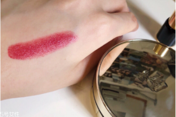 蘭蔻12號(hào)口紅怎么樣 蘭蔻12號(hào)赤茶紅口紅試色 蘭蔻12號(hào)口紅怎么樣 蘭蔻12號(hào)赤茶紅口紅試色
