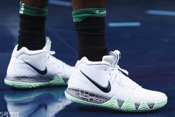 歐文4適合什么位置 小個(gè)子后衛(wèi)絕殺 歐文4適合什么位置 小個(gè)子后衛(wèi)絕殺