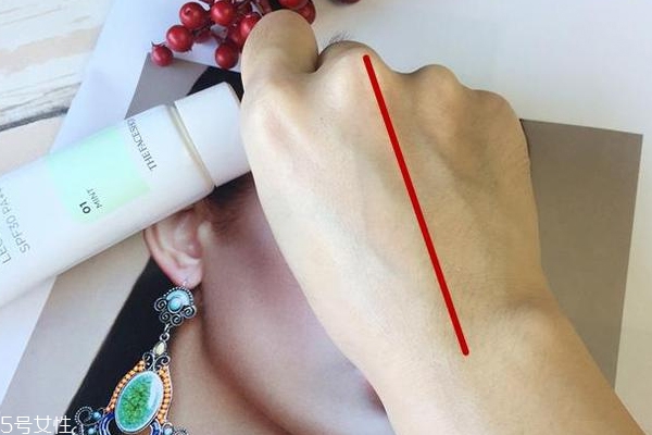 菲詩小鋪綠色隔離霜干嗎 干皮非常適用 菲詩小鋪綠色隔離霜干嗎 干皮非常適用