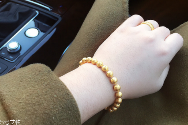 黃金手鏈能戴著睡覺嗎 這樣做并不好 黃金手鏈能戴著睡覺嗎 這樣做并不好