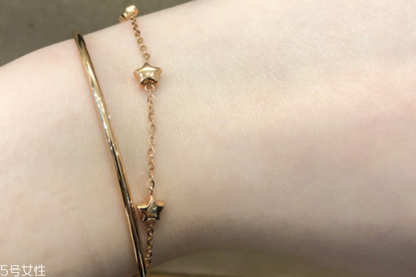 黃金手鏈能戴著睡覺嗎 這樣做并不好 黃金手鏈能戴著睡覺嗎 這樣做并不好