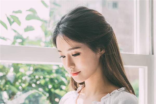 短發(fā)拉直好看嗎 頭發(fā)拉直太死板怎么辦