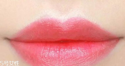 蘭蔻122是什么顏色 蘭蔻122口紅試色 蘭蔻122是什么顏色 蘭蔻122口紅試色